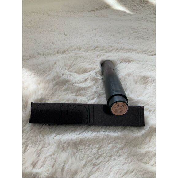 Surratt Surreal Skin™ Foundation Wand 6.5 Medium / Beige - Picture 4 of 4